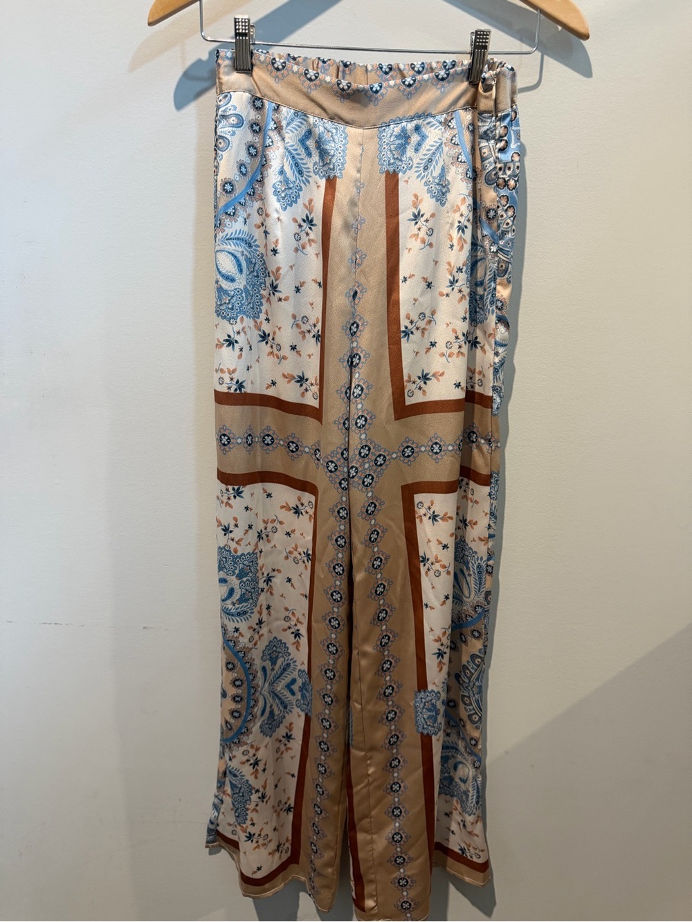 entro Wide Leg Pants in Cream, Light Blue & Tan Floral Paisley Print